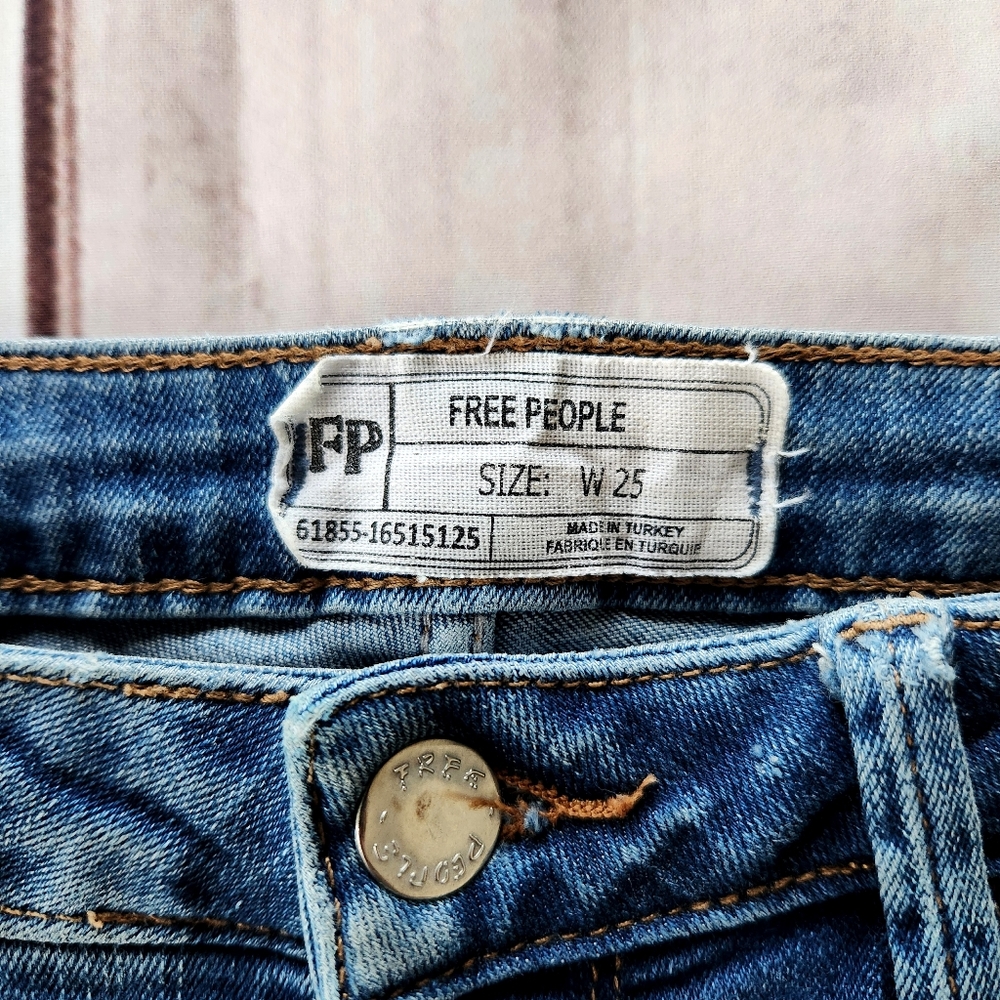 Free People Straight Leg Mid Rise Raw Hem Cropped Blue Jean | Women's Size 25 - Picture 8 of 12